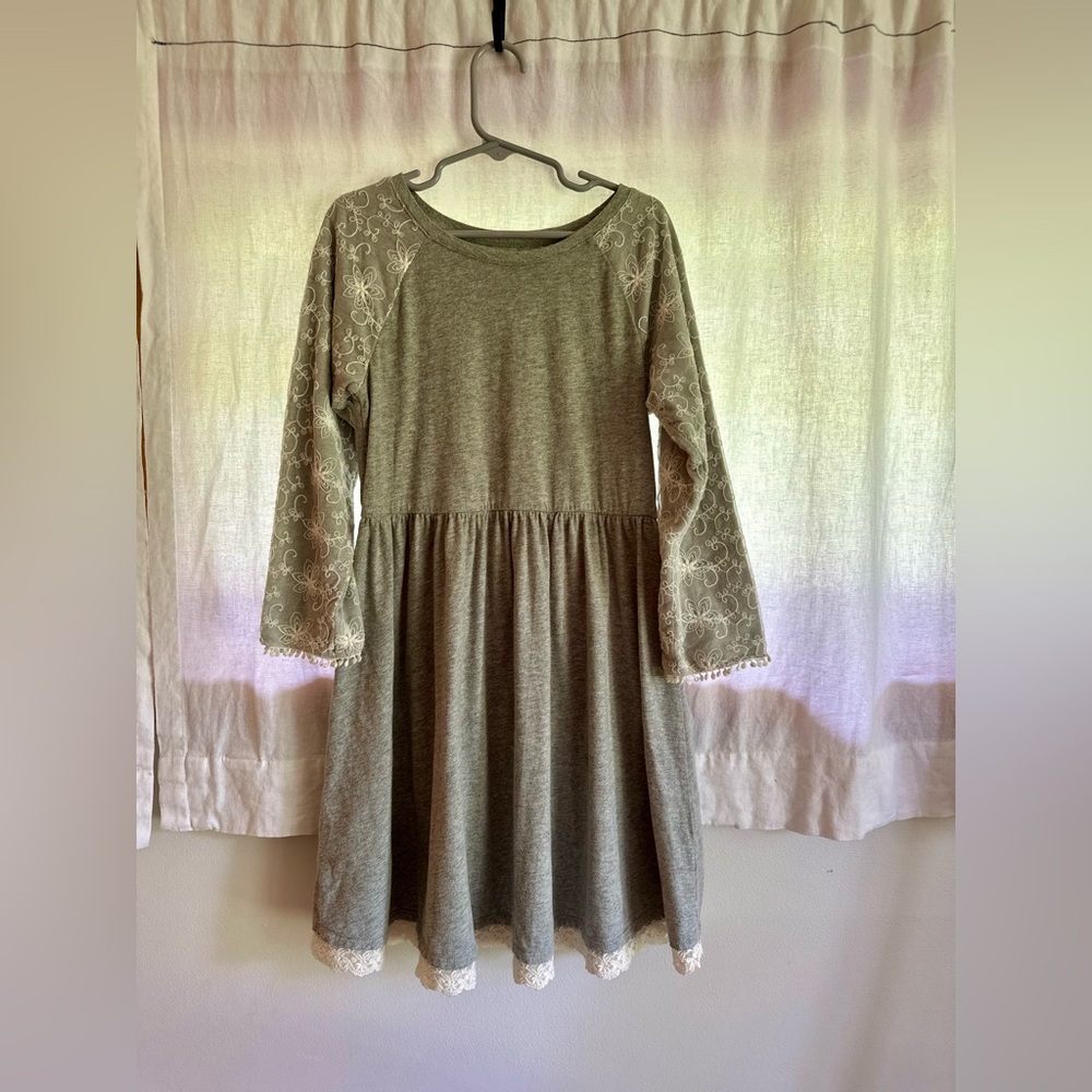 Garnet Hill Kids Size 10 cotton dress with lace details.